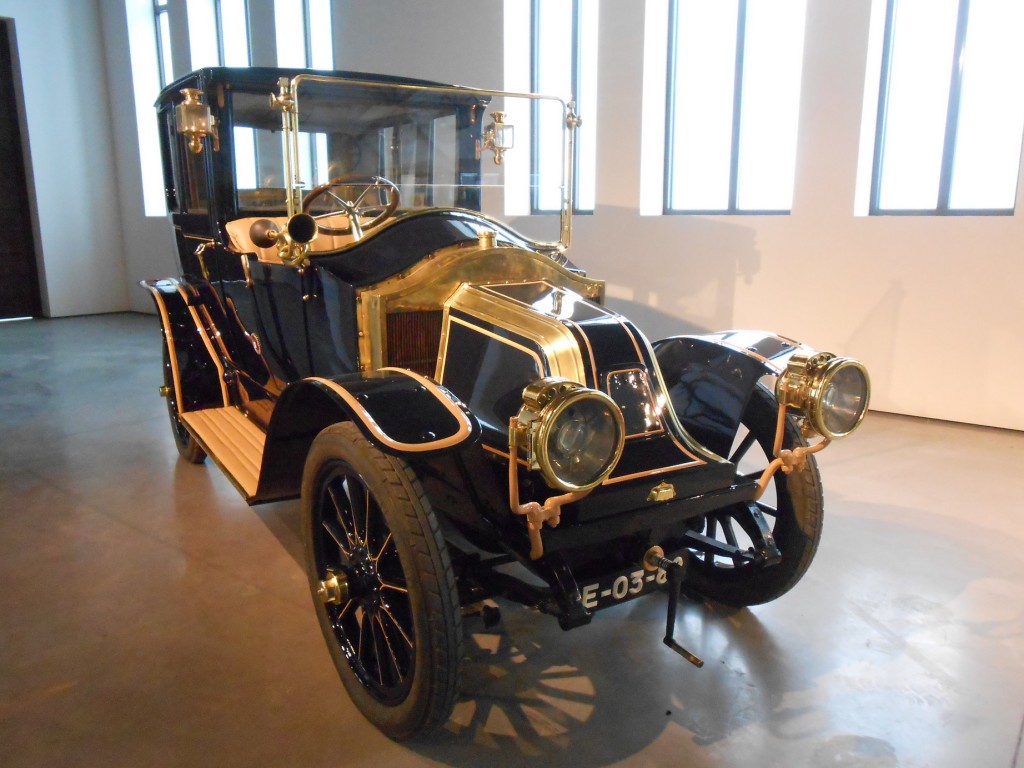 Renault AX 1911-frontal- Museo Automovilistico Malaga